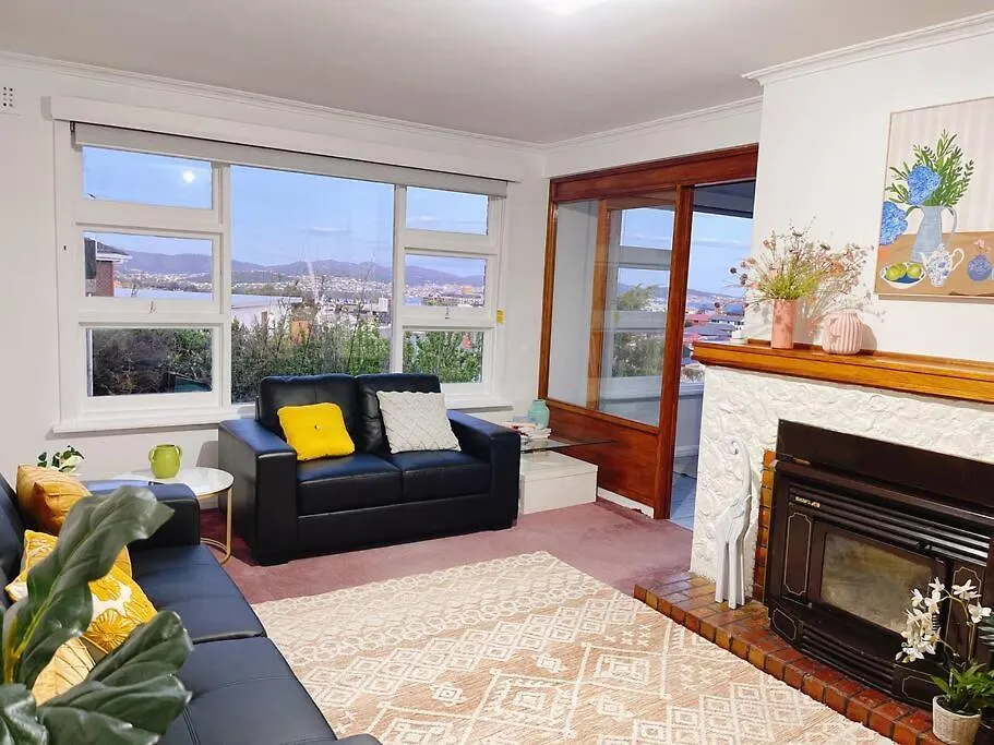 Stunning West Hobart Home- Close To City And Shops 0*,