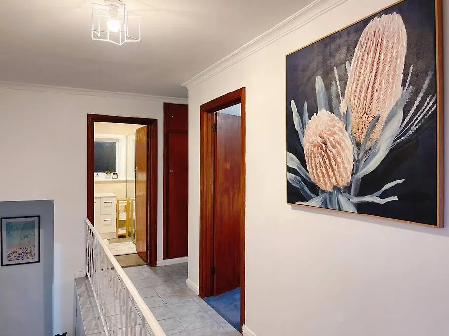 Stunning West Hobart Home- Close To City And Shops